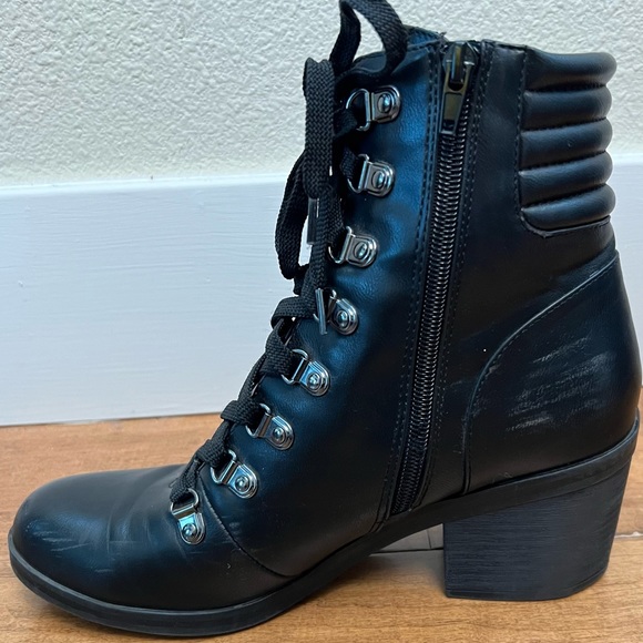 Guess Jet Black Amend Stacked Heel Booties - Size 8.5 - Picture 6 of 8